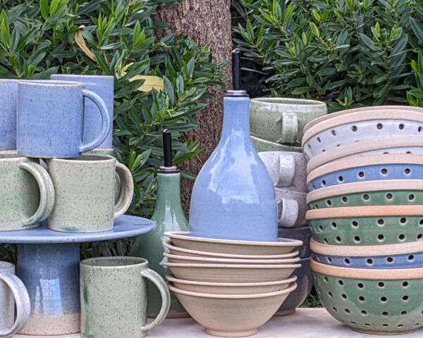 <span class='type-btn'>E-Commerce</span><br />Mahora Pottery e-commerce web design and web development.. 